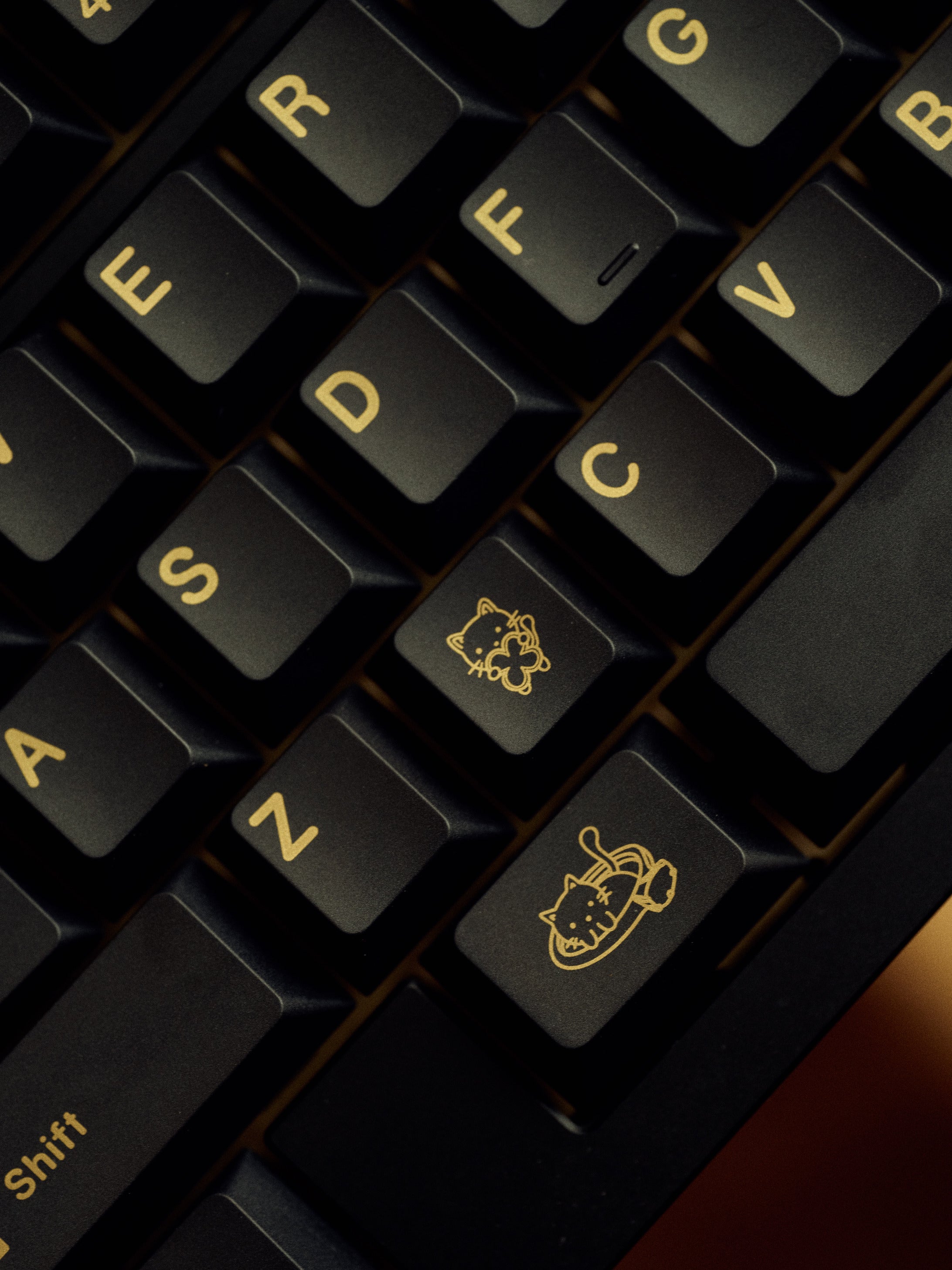 QQ Onyx Keycaps